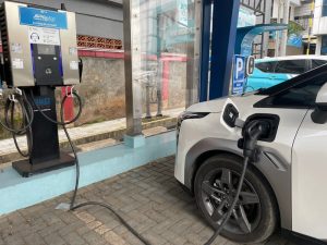 Soket charger mobil listrik